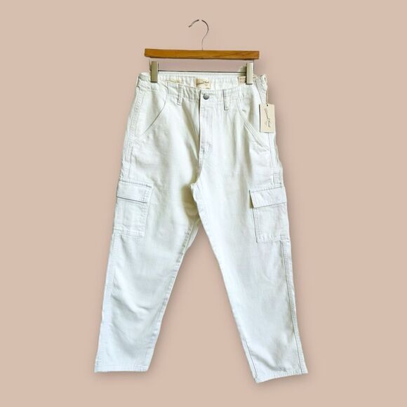 NWT Universal Thread Mid-Rise Boyfriend Jeans White Size 8 - Picture 4 of 8